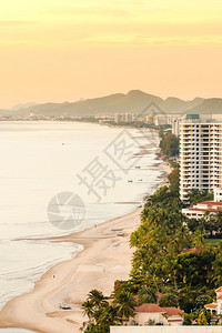 多于景观夏季黄昏时华欣海滩和现代度假胜地泰国旅游景点最高的空中景象假期概念城市图片