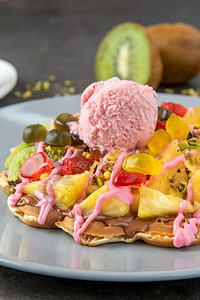 冰淇淋水果松饼图片