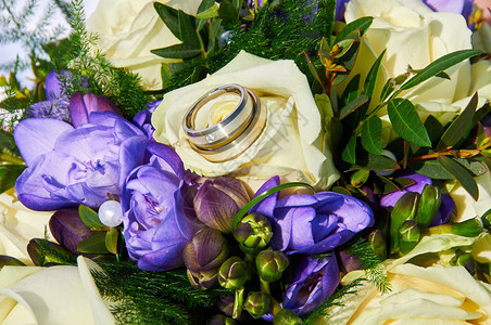 蜜月金子婚礼花束白玫瑰新娘图片