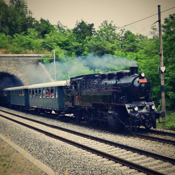 怀旧特别发射捷克蒸汽列车前往和在捷克共国各地旅行的老式蒸汽列车Specially车辆追踪图片