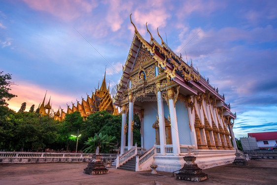 自然笏WatChanWest是一所佛教寺庙泰语WatWat是泰国菲特萨努洛克的主要旅游景点老的图片