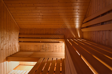 空的舱治疗内有一间古典的木制软屋桑拿浴堂可以放松图片