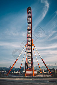 城市的节日格鲁吉亚阿扎拉巴图米的Ferris轮海洋图片