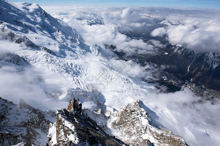 冬季雪山风光图片