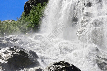 阿利贝克瀑布Dombay山脉北高加索人户外极端图片