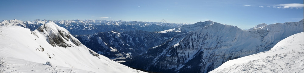 冬季雪山风光图片