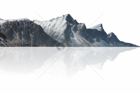 爬坡道冰冬天山地岛屿或冬季山丘雪中白与剪切路隔绝摄影配合山区积雪孤立图片