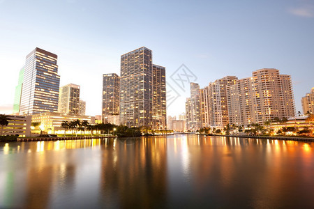 状态美国佛罗里达州迈阿密BrickellKey的市郊和房地产开发建筑学人造的图片