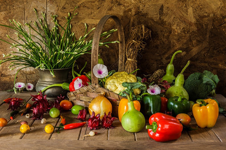 草药本植物厨房蔬菜草和水果作为烹饪的原料图片