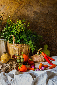 生活自然瑞士蔬菜草和水果作为烹饪的原料图片
