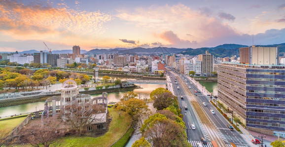 广岛和平纪念公园日本广岛最高风景圆顶夜晚纪念碑图片