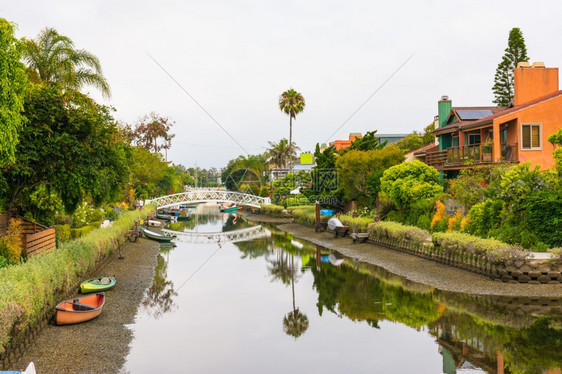 旅行邻里颜色美国加利福尼亚州洛杉矶威尼斯海滩附近著名的威尼斯运河图片