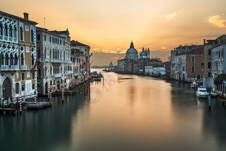 地标大运河和意利威尼斯Accadamiemia大桥圣玛丽亚教堂会建筑学图片