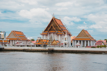建筑学地点WatKanlayanamitWoramahaviharn或WatKalaya位于泰国湄南河笏图片