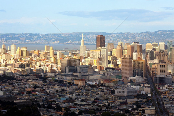 市中心全景观美国加利福尼亚州旧金山市人们高的图片