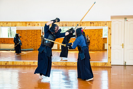 艺术近距离亲拳手的康多与日本战武术决斗之体育运动吸引人的木制图片