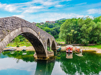 户外斯塔里假期StariMost在黑山的Crnojevica河上黑山的老桥图片
