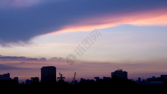 日落时的曼谷傍晚背影景风优美闪耀云图片
