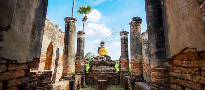 宝塔帕努瓦缅甸曼德勒附近的InwaAva老寺庙的佛像缅甸Mandalay附近的InwaAva著名的图片
