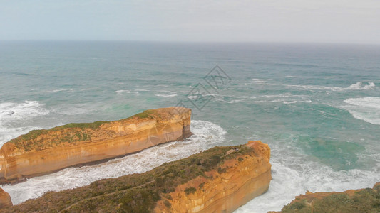 著名的澳大利亚维多州坎贝尔港公园LochArdGorge海洋上岩石的美景空中直飞形成海景图片