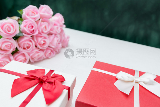 庆典盛放鲜花的活动和节礼品盒喜庆的物图片