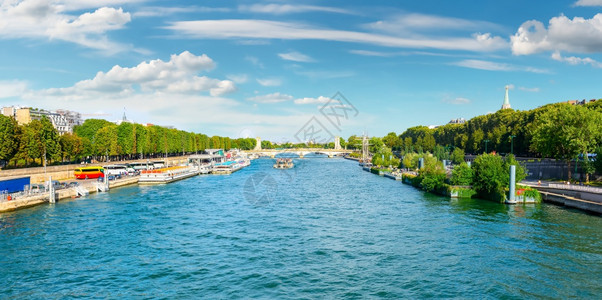 景观巴黎夏日阳光明媚的塞纳河美丽目地图片