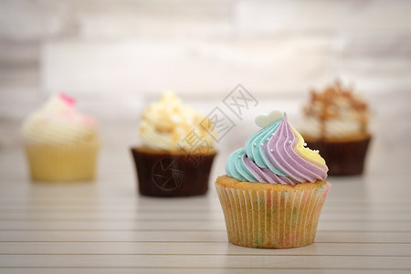 奶油Cupcake饼的装饰美极了光亮明AF点选择吃小图片