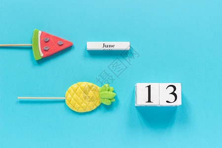 日历6月13日和夏季水果糖菠萝西瓜棒棒糖图片