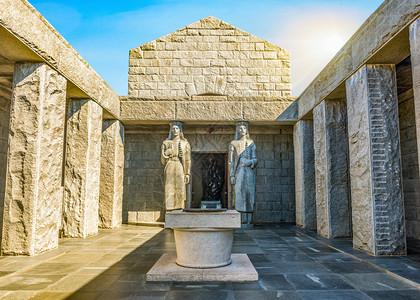 洛夫琴建造艺术圣彼得罗维奇涅戈斯二世神庙的Mausoleum妇女雕像黑山摩托勒姆神庙的黑山女雕像图片