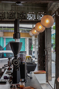 酒吧杯子咖啡店机文调色无焦点具体来说机器图片