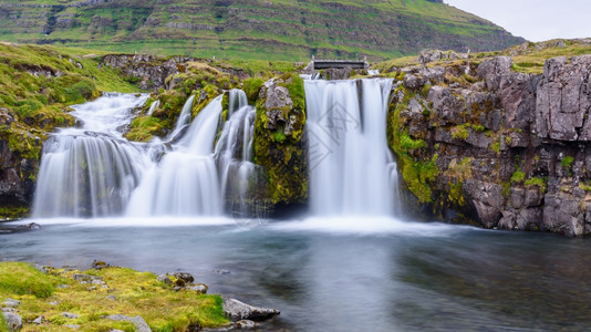 斯堪的纳维亚户外惊人的冰岛斯奈费尔森半Kirkjufell山美丽的瀑布景观图片