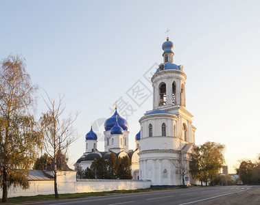 圆顶旅行俄罗斯弗拉基米尔地区SuzdalBogolyubovo村的一家女东正教修道院圣母降生教堂圣约图片