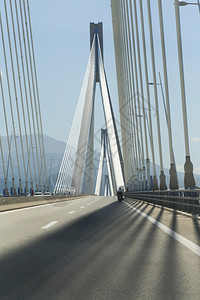 结构体伯罗奔尼撒跨越希腊科林斯湾的里约安蒂奥吊桥支柱图片