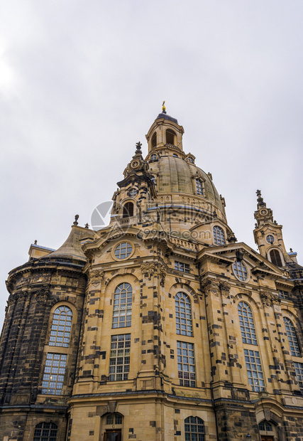 我们的正面路德宗国累斯顿的Frauenkirche路德国累斯顿的Baroque宗教建筑图片