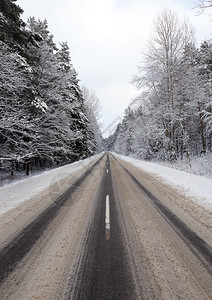 交通文化白色的冬季雪在下后出现冬季的雪流在天飘动季图片