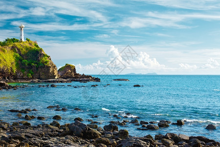 风景泰国克拉比KohLanta山悬崖上的灯塔岛海图片