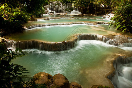 老挝天然瀑布美景图片