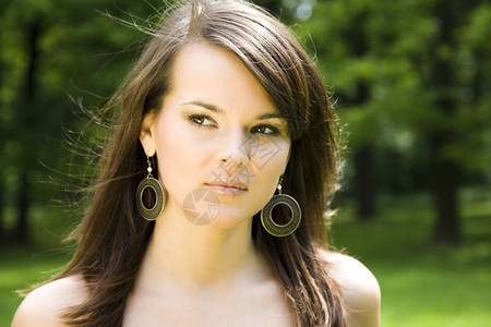 生活阿法纳西耶娃青年花粉模型户外放松措施头发图片