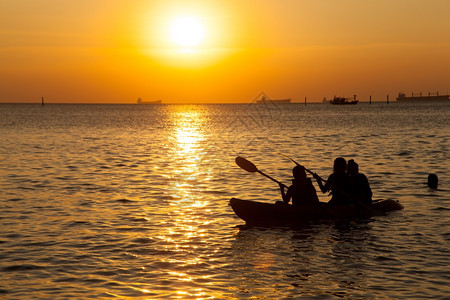多米尼加海浪光西之夜乘船活动的旅行和平图片