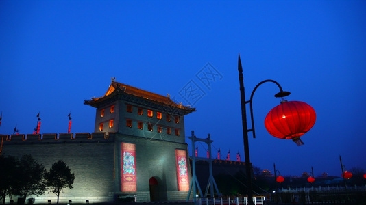 著名的古代咸城夜幕景黄昏旅游晚上图片