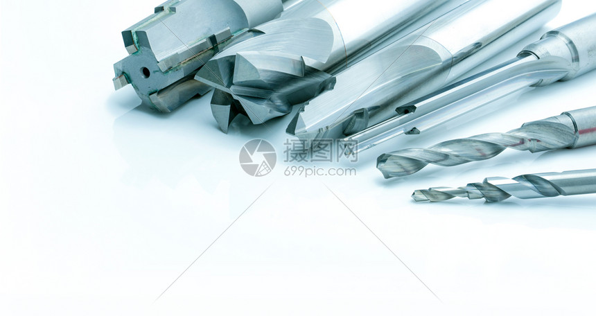 白色的高速钢设计用于订购特殊工具的白色背景上孤立的特殊工具拼装步骤钻和再生细节工业应用中加固的碳化切割工具烧结图片