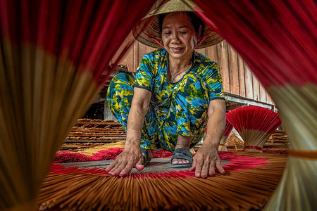 戳红香在长苏延Giang省的家中工作是一城传统和文化概念最顶端维埃特代言人屋芳香图片