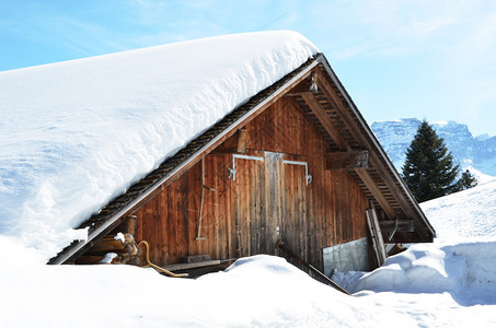 冬季雪景木屋风光图片