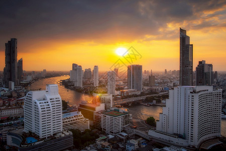 旅行郑信2018年底日落时曼谷市风景观泰国曼谷天线披耶图片