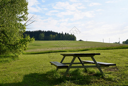 阿尔卑斯山岭美丽捷克在山区担任法官休养和自然放松休息和山丘夏季区背景图片
