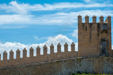 以云天为指点和强力的戏剧城堡防御多云的斗争历史图片