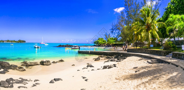 速度旅游夏令热带假日毛里求斯岛大湾的众度假村和海滩图片