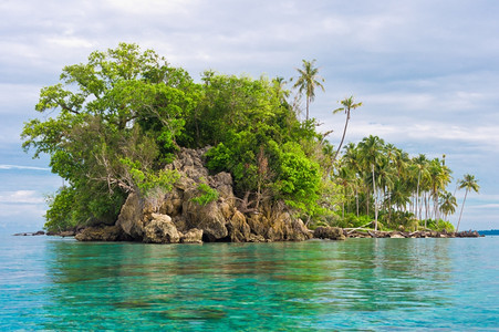 海啸后岛屿岸线班尼亚克群岛齐印度尼西东南热带美丽的清除图片