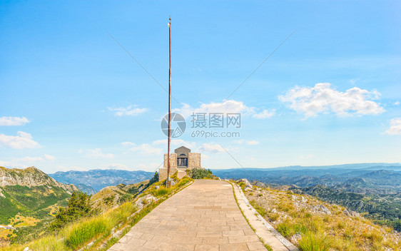 洛夫琴悬崖坟PeterNjegos陵墓在黑山Lovcen山区的陵墓图片