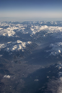 冬季雪山风光图片